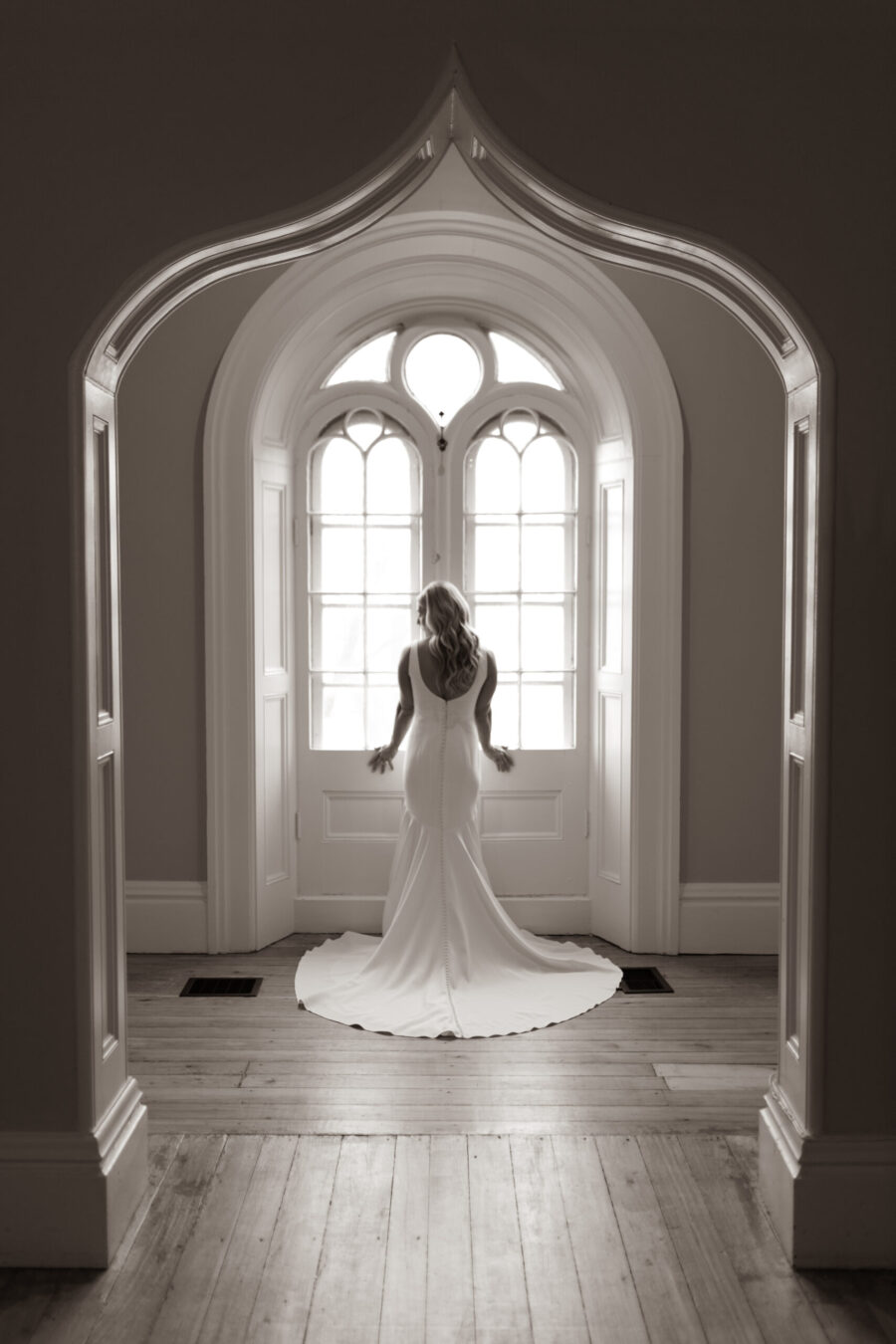 strathmere bride in farmhouse alcove