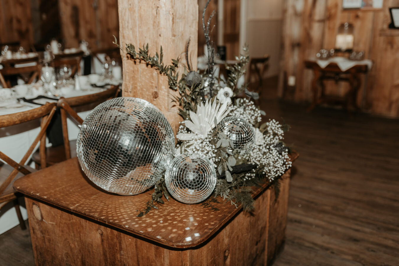 strathmere lodge wedding decor
